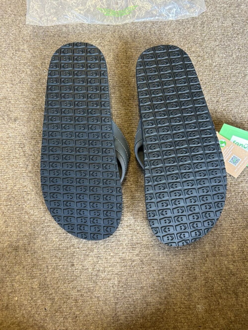 Sanuk Beer Cozy 2 Men’s Flip Flops Size 11 Charcoal Gray NEW with Tags - Picture 5 of 9
